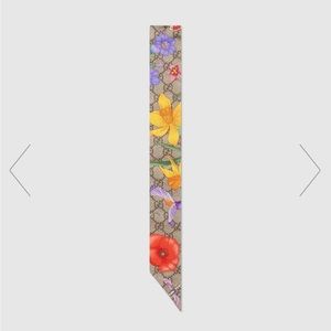 Gucci GG Red FLORA PRINT SILK NECK BOW